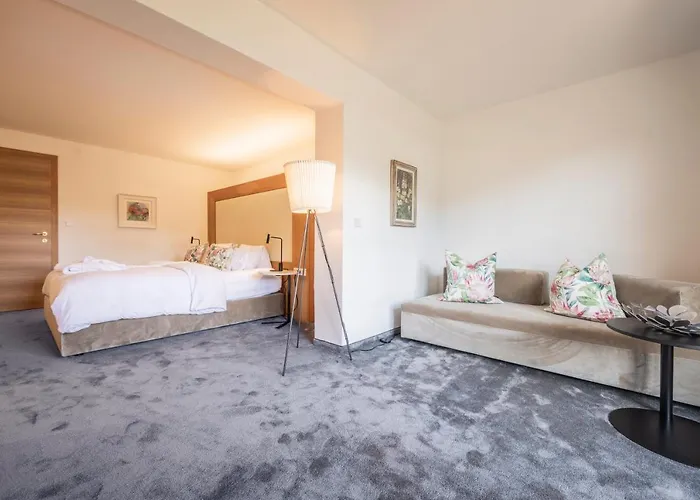 Christina ホテル 3*